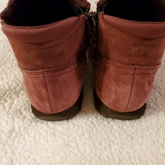 Skechers Women's relaxed fit size 11 suade ankle boots. Burgandy. Side zipper - Picture 9 of 10